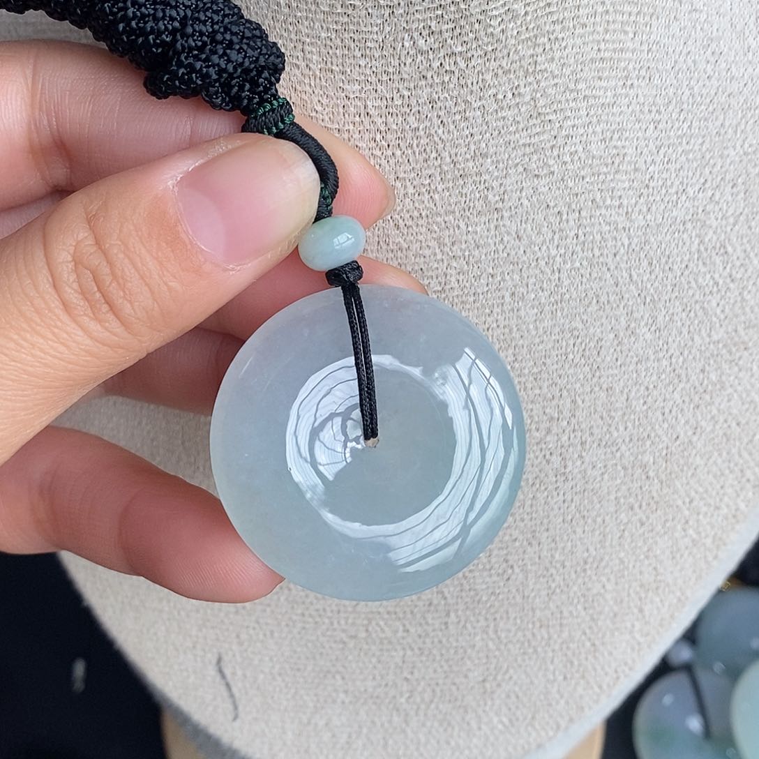 翡翠颈饰未镶嵌翡翠首饰