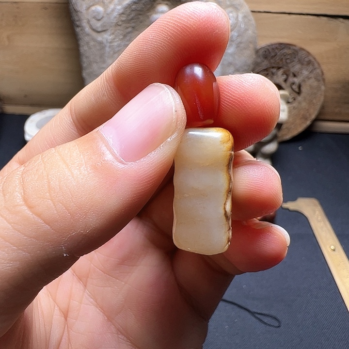 颈饰未镶嵌和田玉（糖玉）八*半