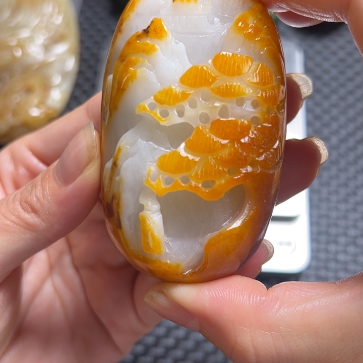 和田玉未镶嵌把件