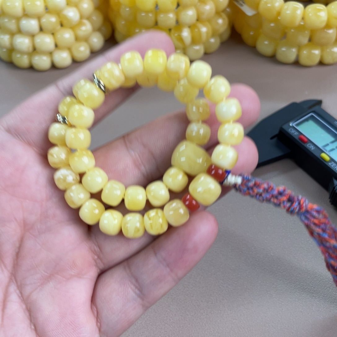 琥珀裸石未镶嵌0380000000