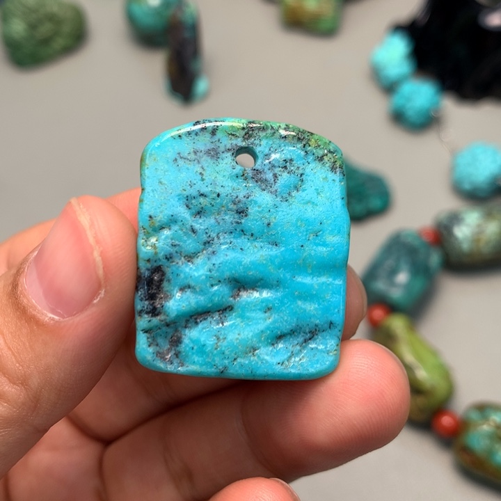 绿松石未镶嵌颈饰