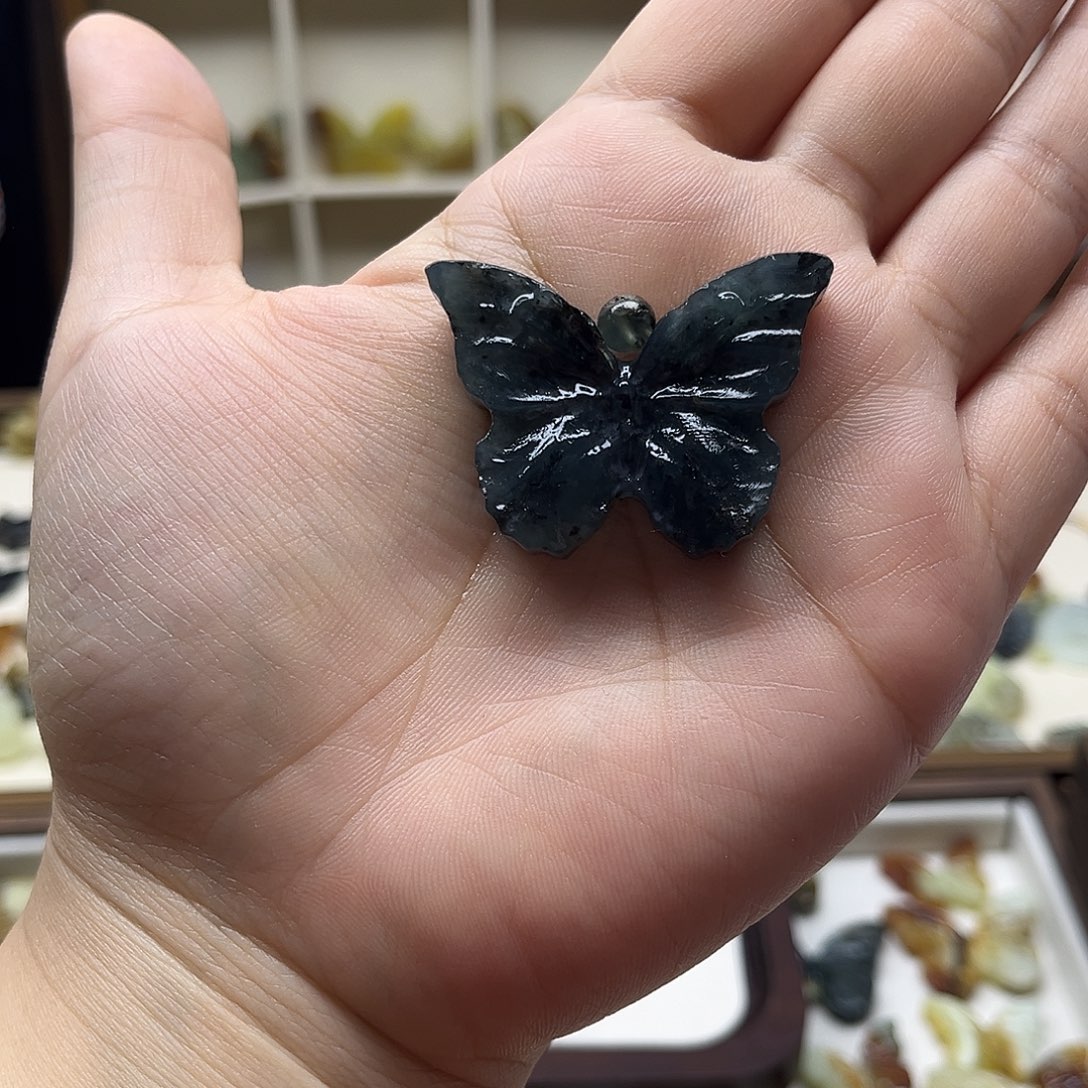 蛇纹石玉未镶嵌吊坠(不含链)