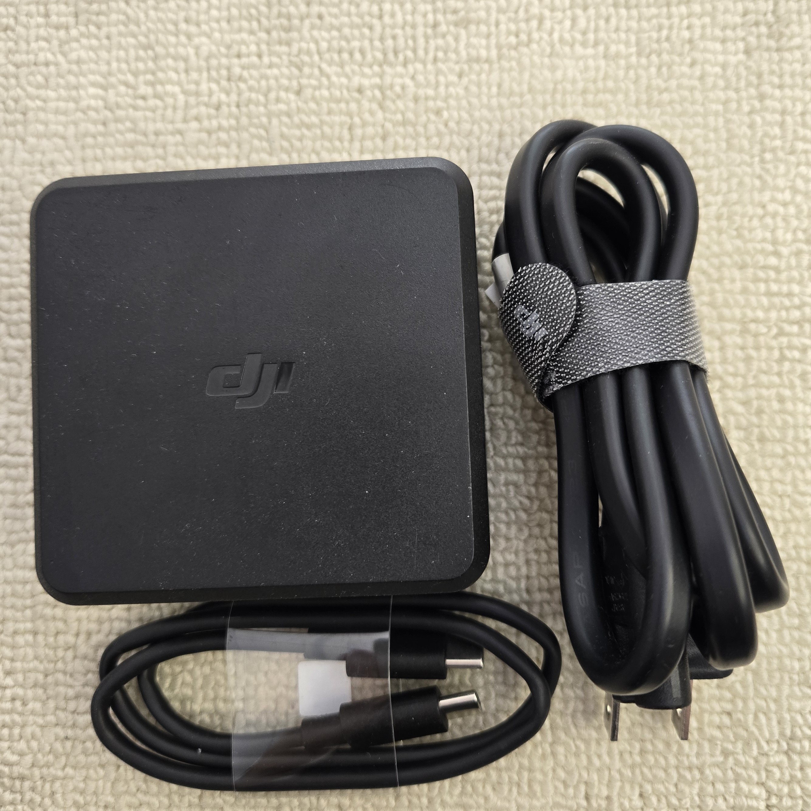 9新 DJI/大疆 DJI/大疆 原厂二手充电器。100w、65w