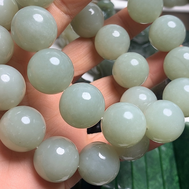 西***哥和田玉未镶嵌颈饰