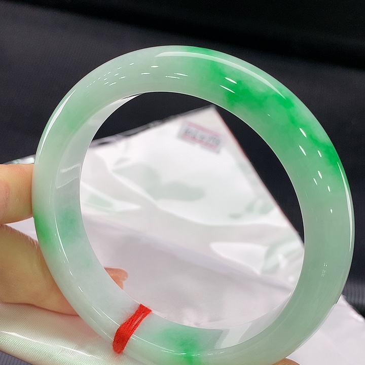 翡翠手镯未镶嵌正圈61