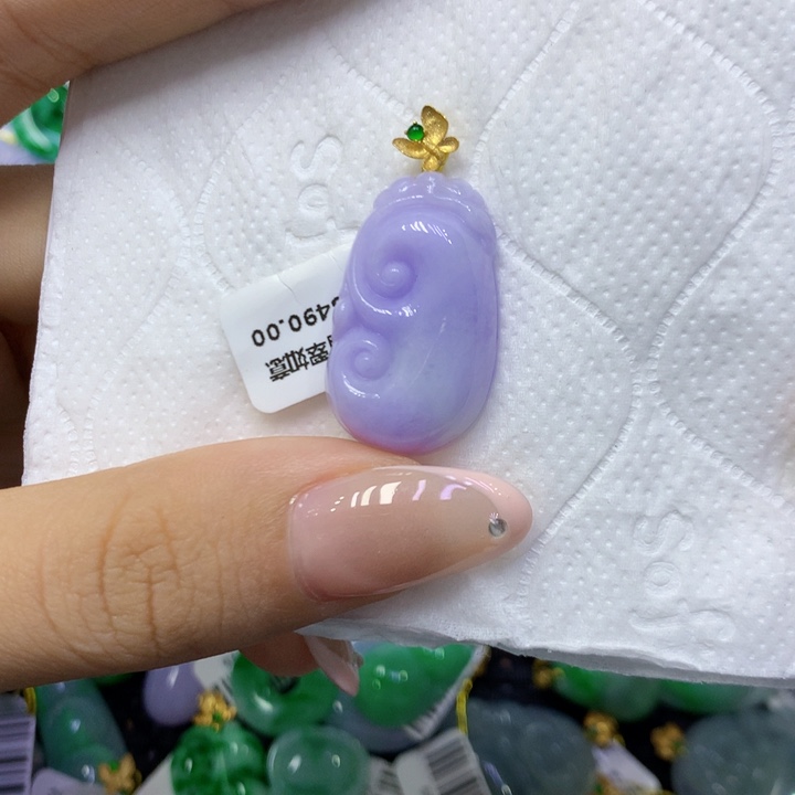 颈饰18K金镶嵌翡翠