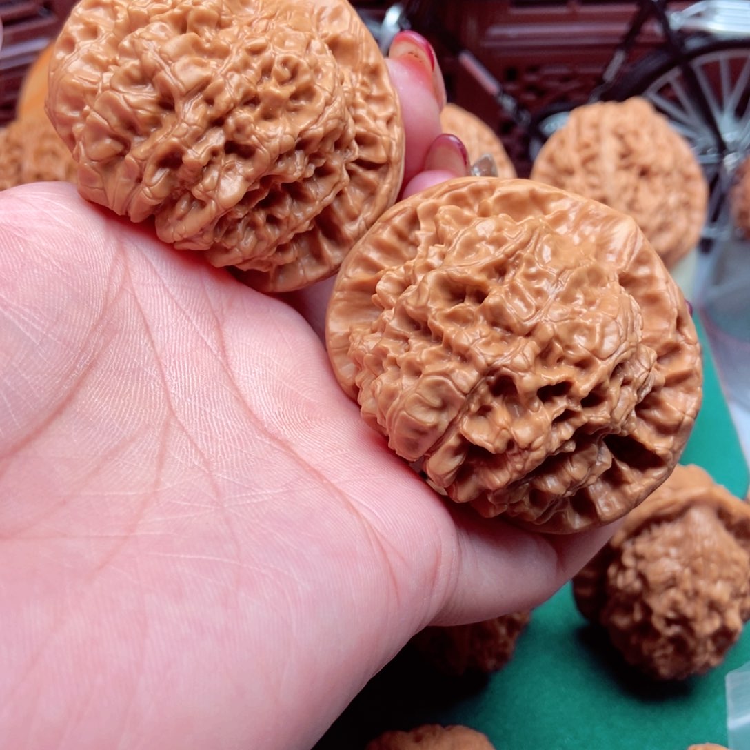 文玩核桃吊坠官帽尖精修已打底55