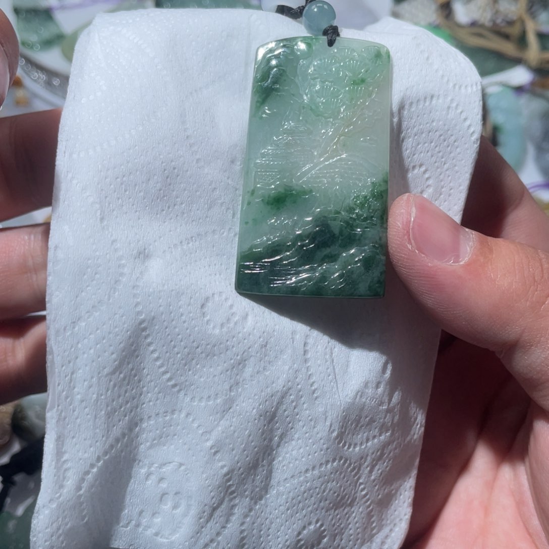 翡翠颈饰未镶嵌天然