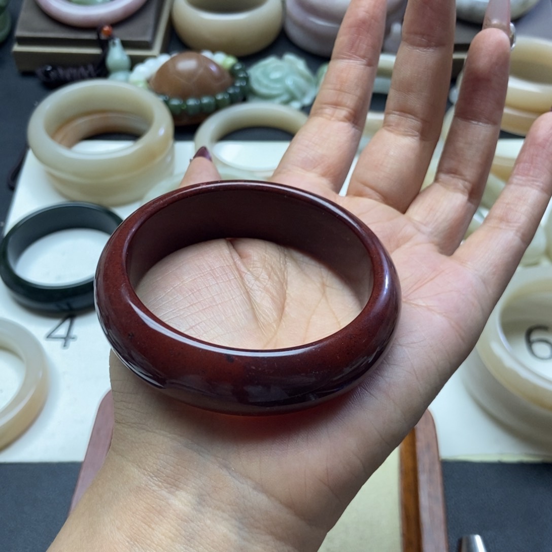 石英质玉手镯未镶嵌