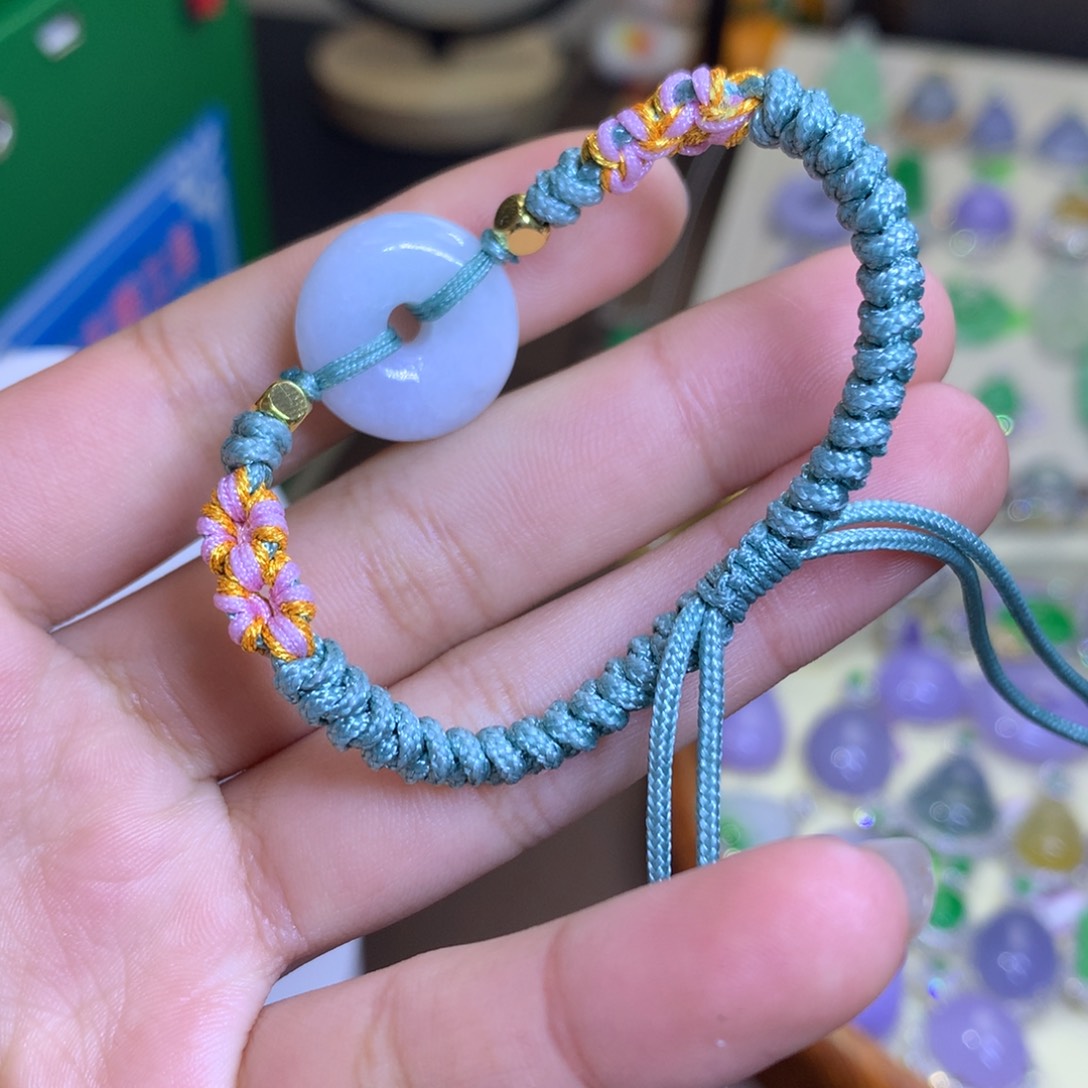 翡翠颈饰未镶嵌猫****猫翡翠