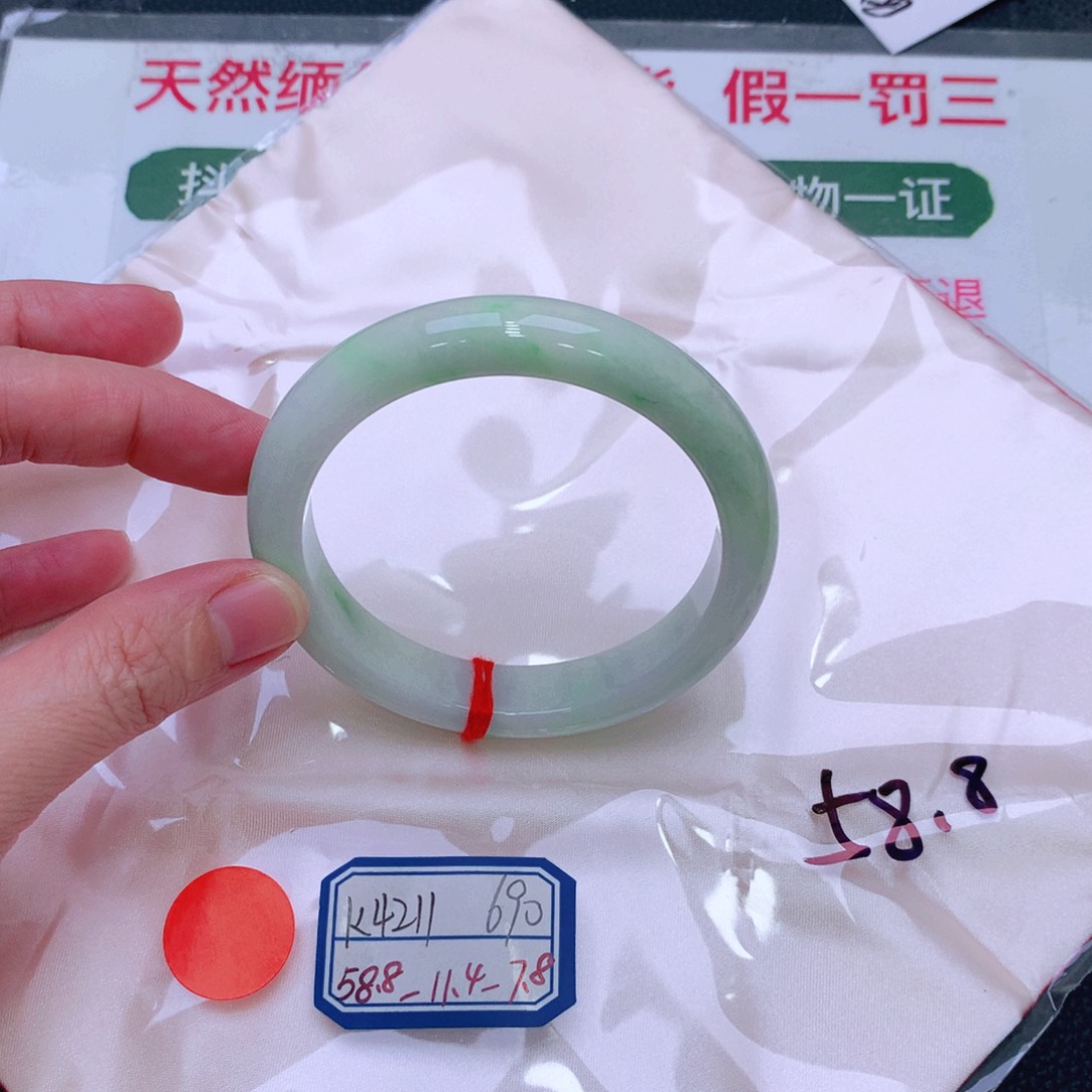 未镶嵌手镯翡翠缅甸翡翠手镯