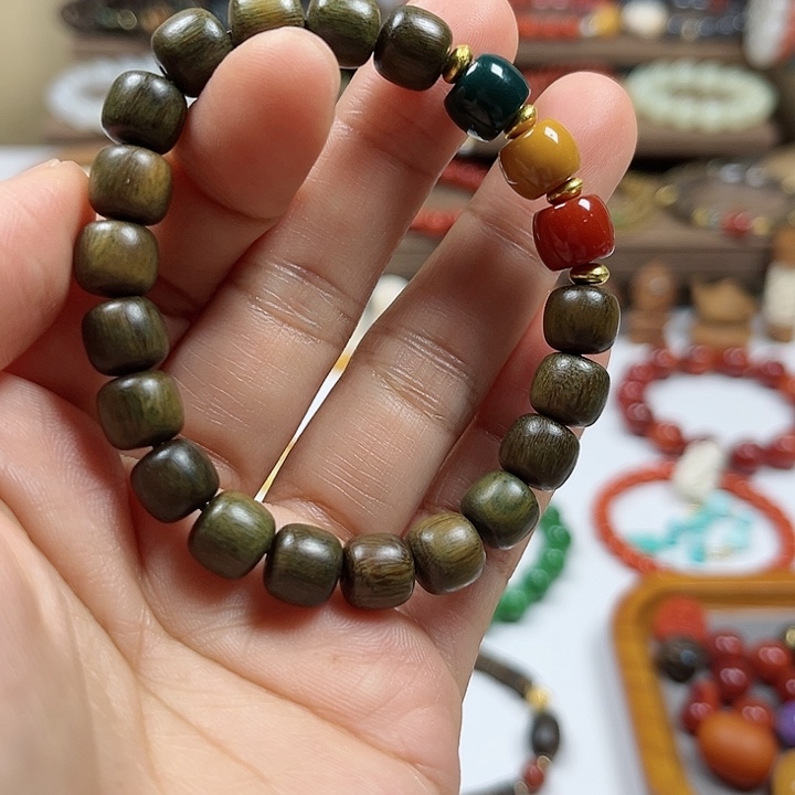 维腊木（绿檀）其他单圈手串