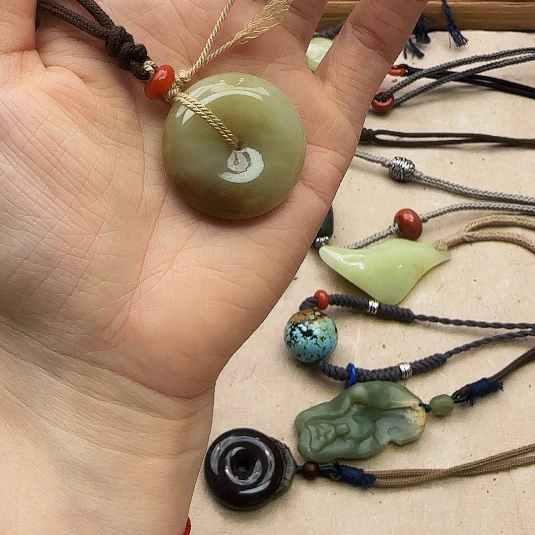 和田玉颈饰未镶嵌丸****宝