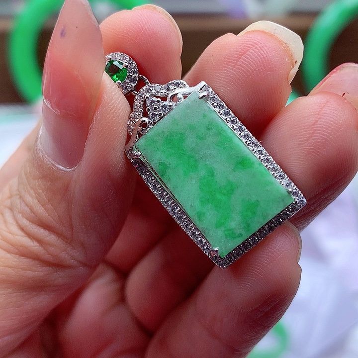 翡翠颈饰银S925镶嵌翡翠