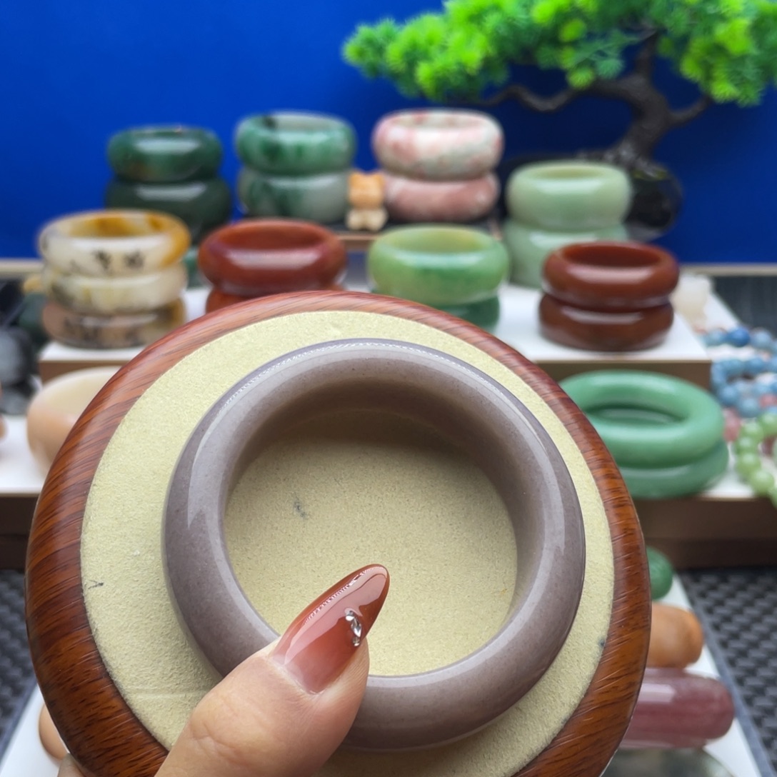 石英质玉未镶嵌手镯