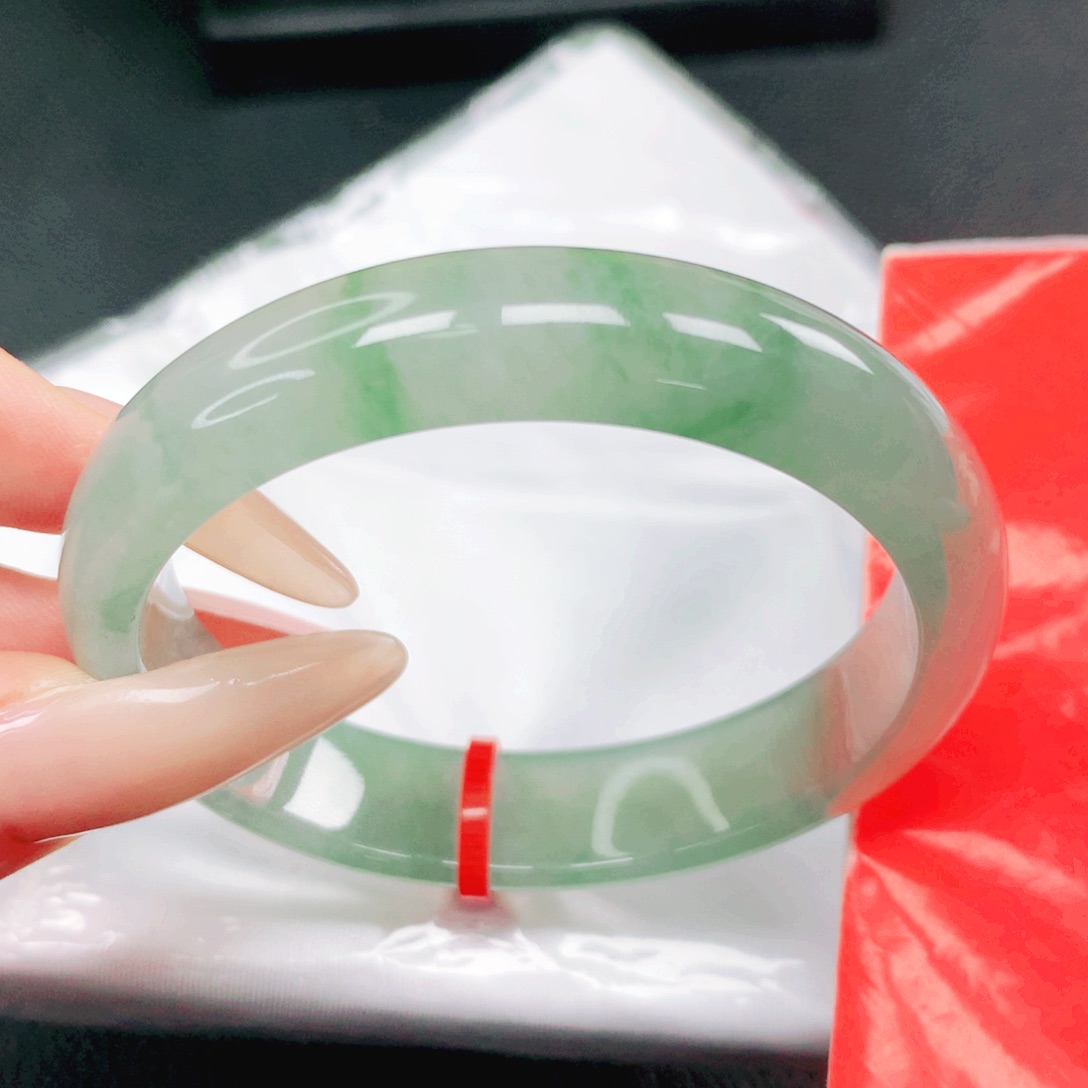 翡翠未镶嵌手镯53贵