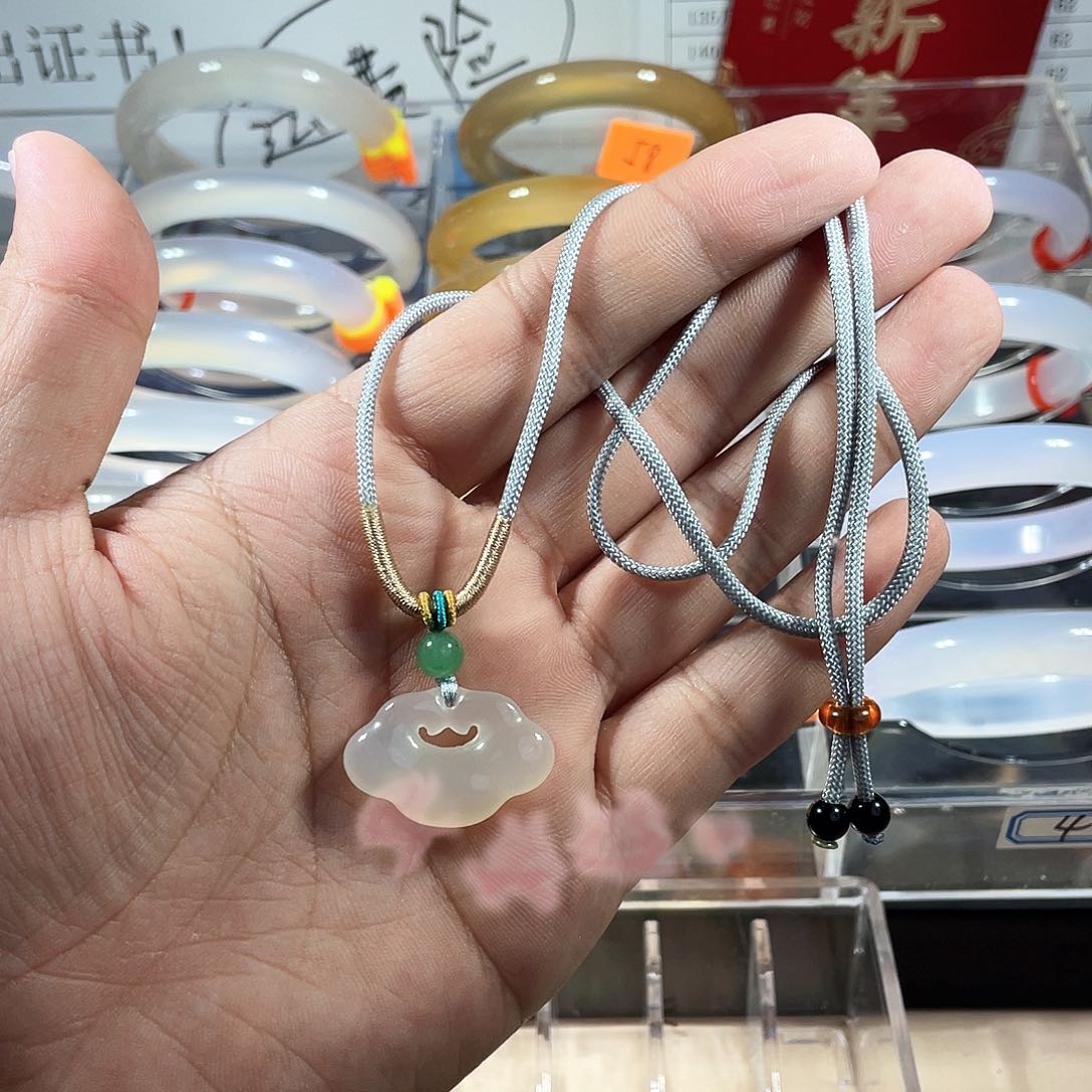 玛瑙/玉髓颈饰未镶嵌