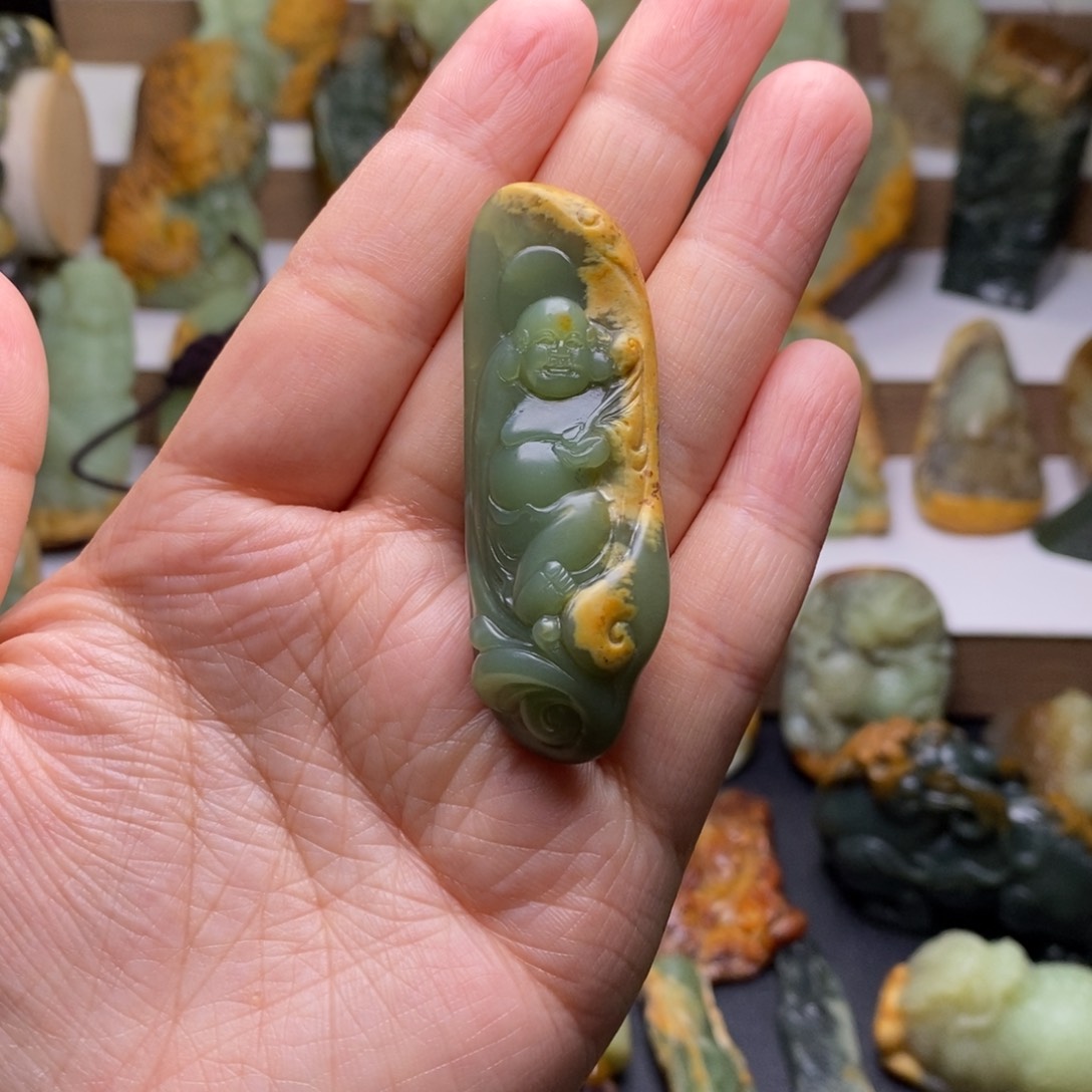 岫岩河磨玉（透闪石质玉）挂件未镶嵌子*