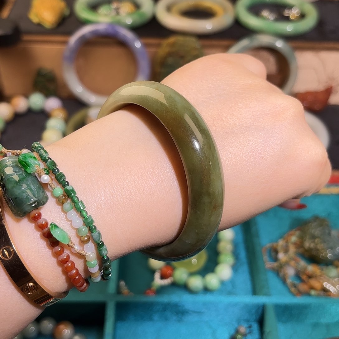 翡翠手镯未镶嵌老南齐