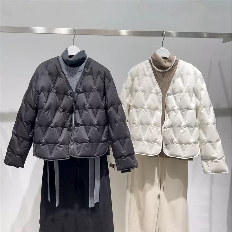 MM商场同款2025冬季新款百搭保暖菱格轻薄短款羽绒服女4FA180662