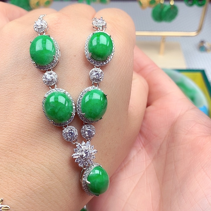 翡翠颈饰银S925镶嵌翡翠