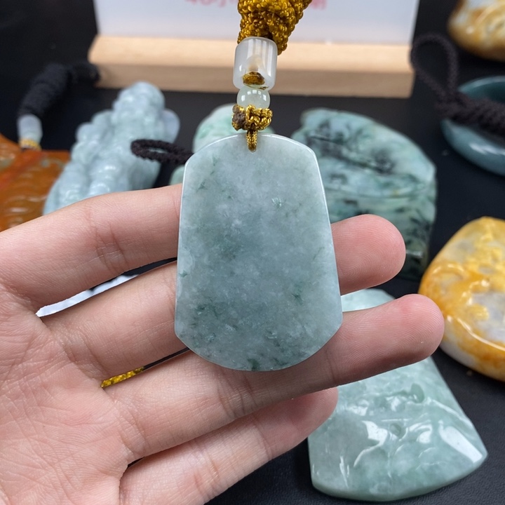 翡翠未镶嵌颈饰天然保真a货翡翠