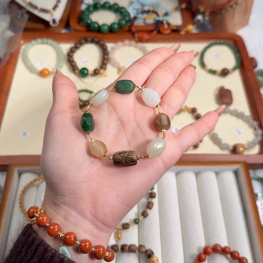 和田玉手串未镶嵌阿**布