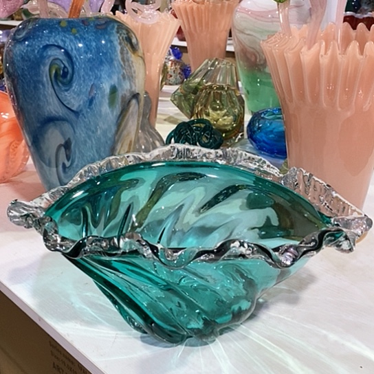 琉璃花瓶高16厘米口径38厘米