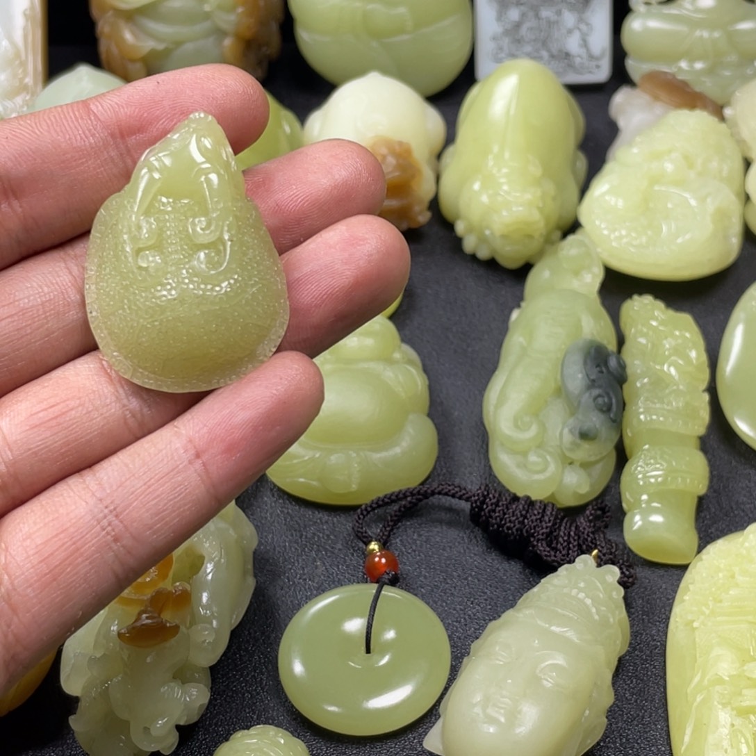 和田玉未镶嵌颈饰