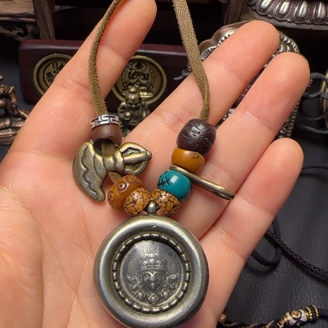 碳***子泥塑藏传牌子……藏传牌子