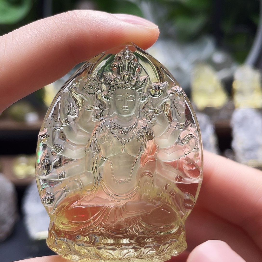 未镶嵌颈饰水晶千手觀音