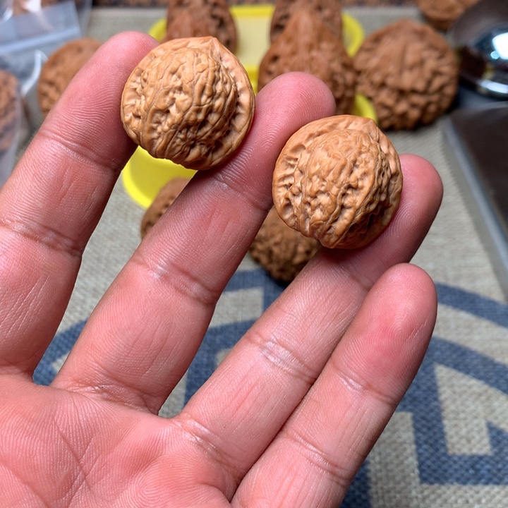 心***有吊坠桃核旺仔好看