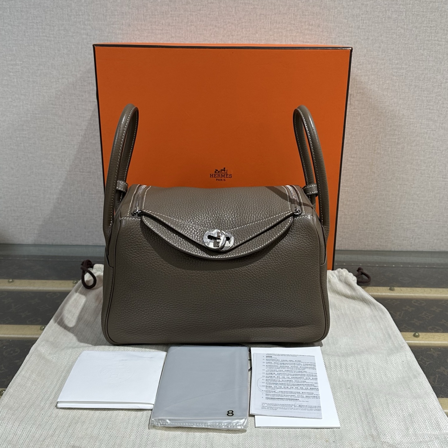 95新 Hermes/爱马仕 大象灰银扣lindy26手提单肩斜挎包 23962