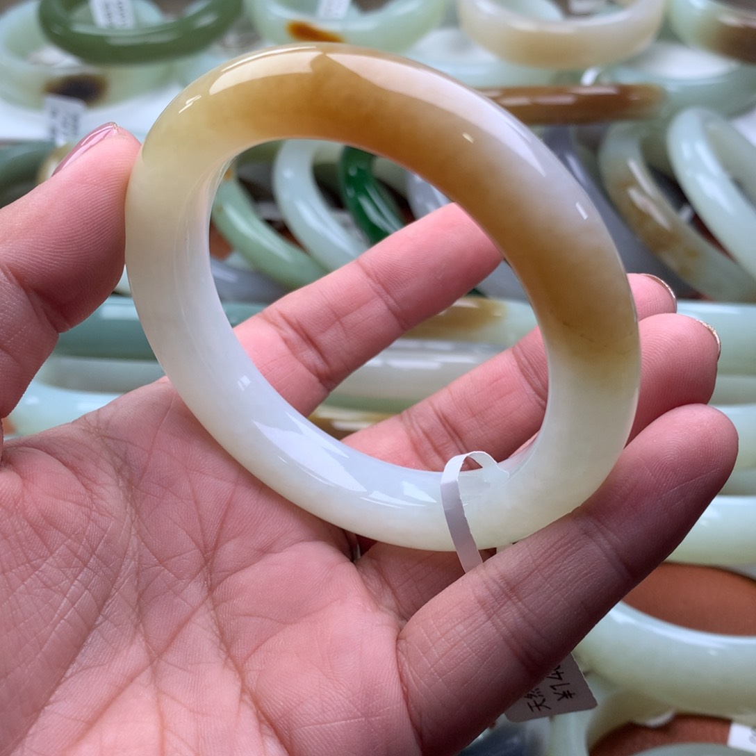 和田玉（糖玉）手镯未镶嵌