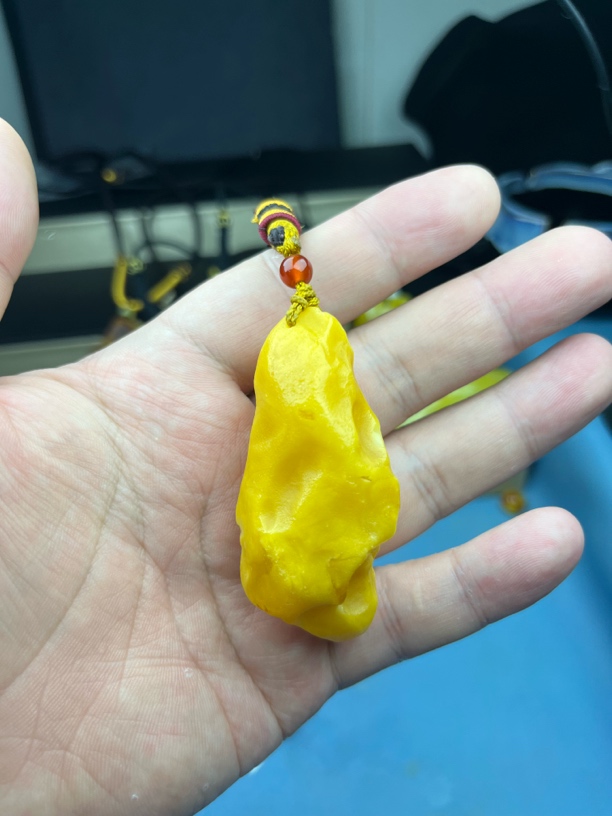琥珀蜜蜡原石定制手把件