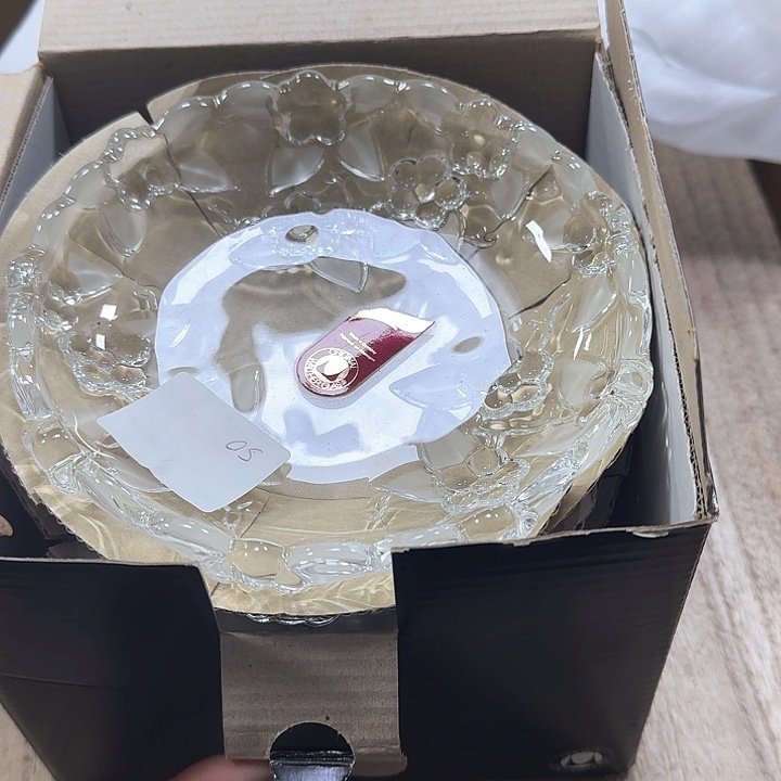 树脂制品清****?噗哈哈哈哈哈哈哈哈哈我笑