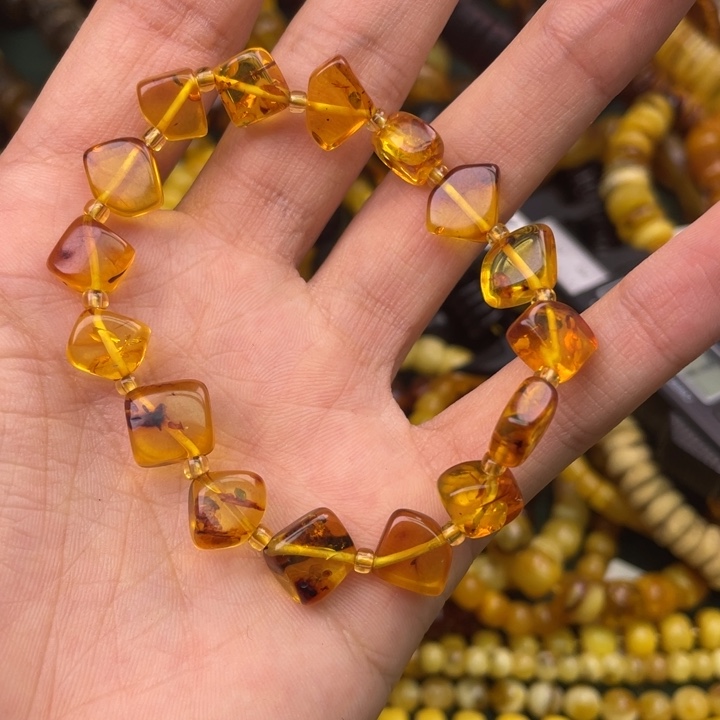 琥珀未镶嵌珠宝奇石