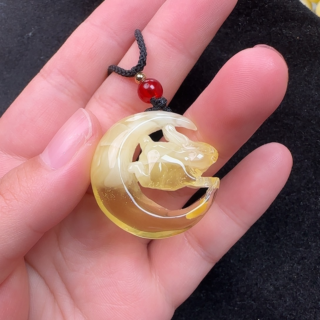 蜜蜡未镶嵌珠宝奇石