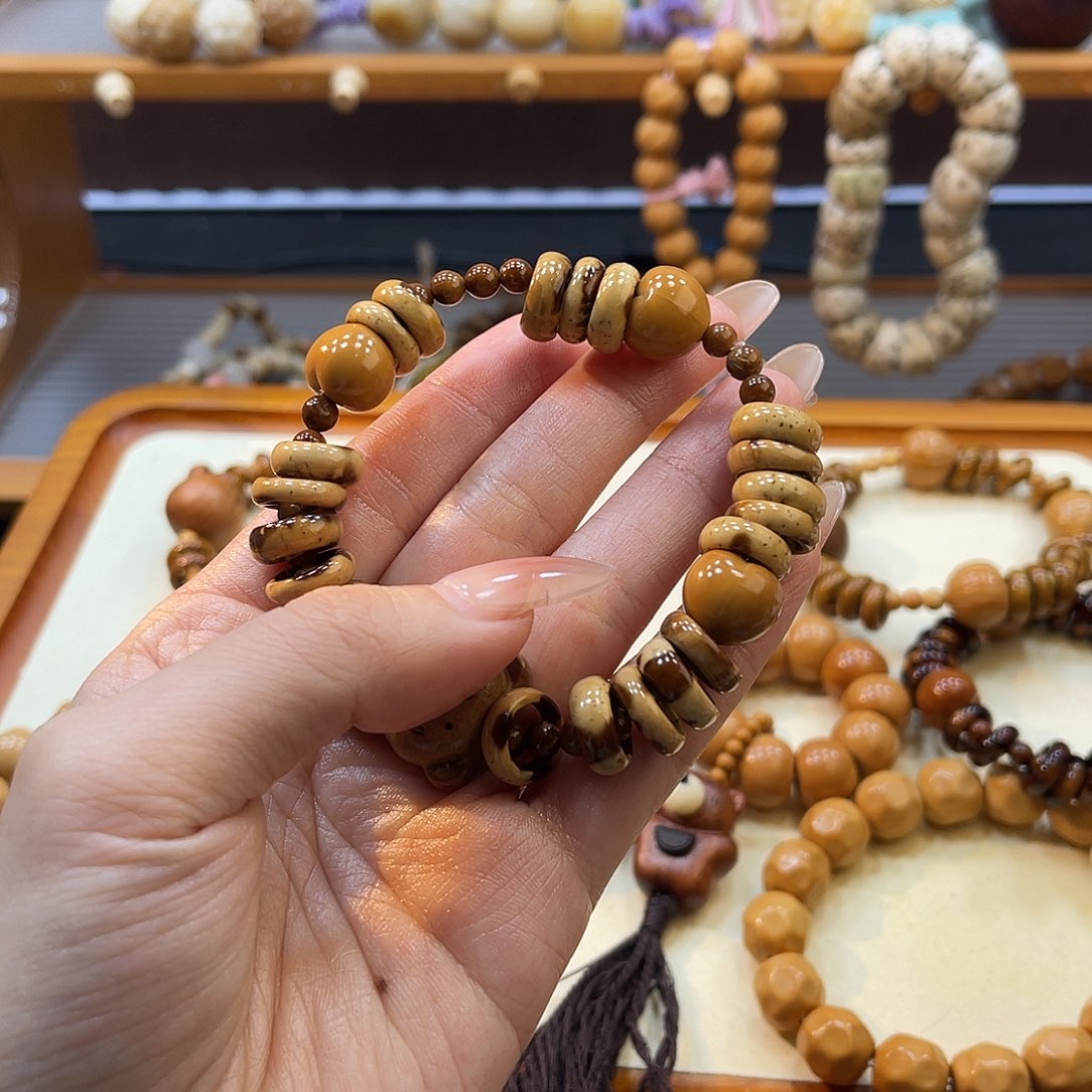 黄***半手串/手链核桃四颗屁桃不要小熊16.5手围