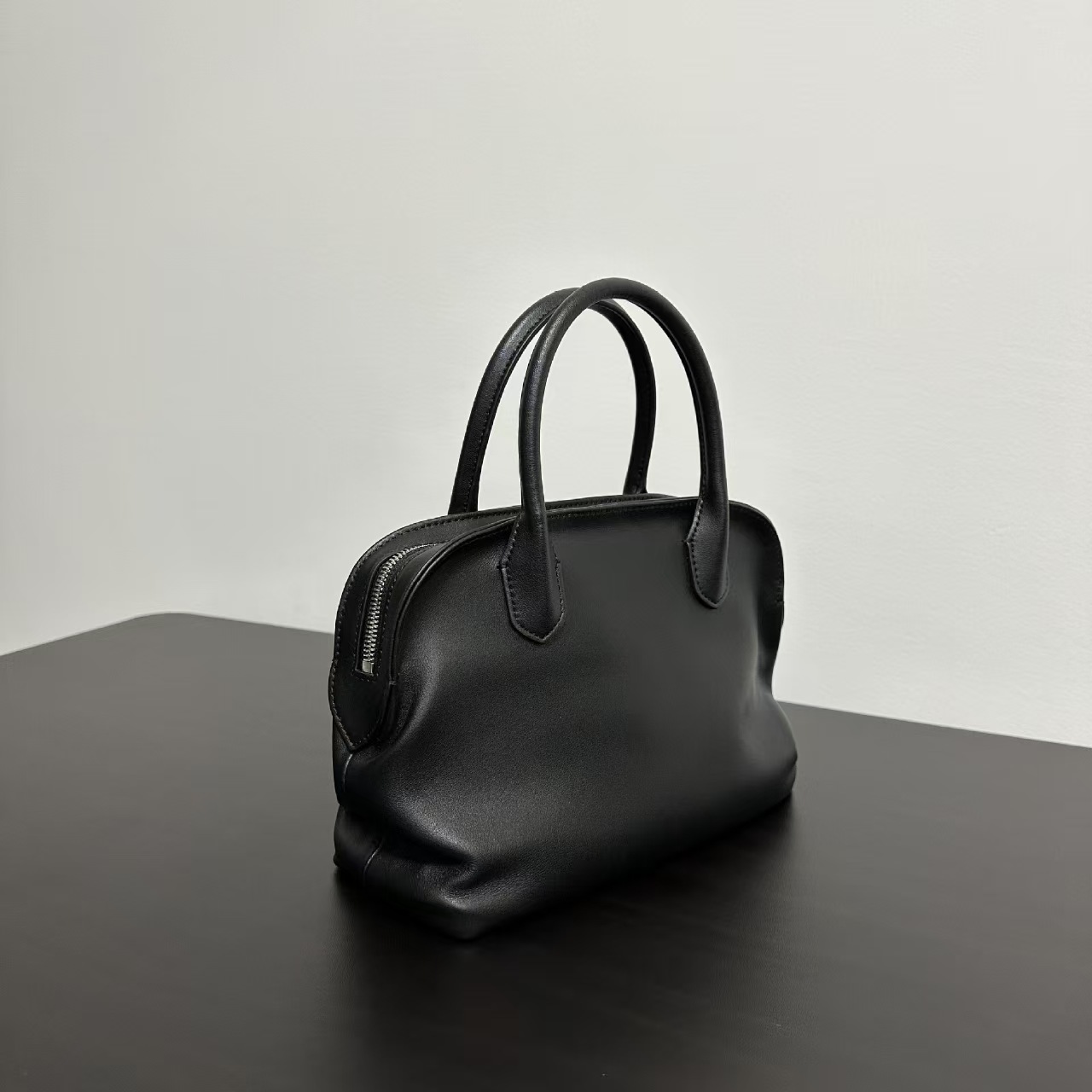 Row法式贝壳包头层牛皮小众设计简约时尚保龄球包通勤百搭手提包