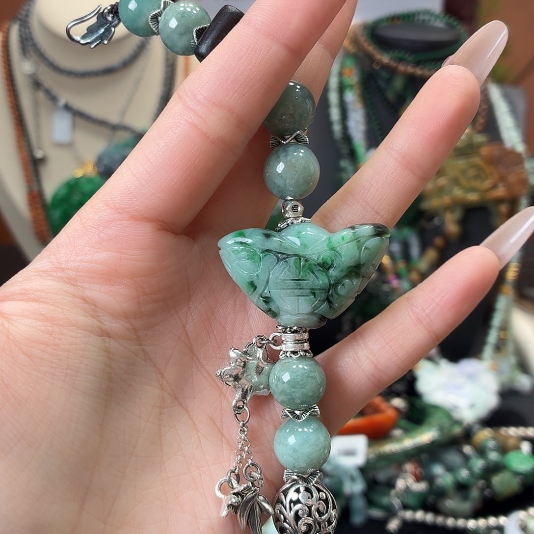 翡翠未镶嵌耳饰手串