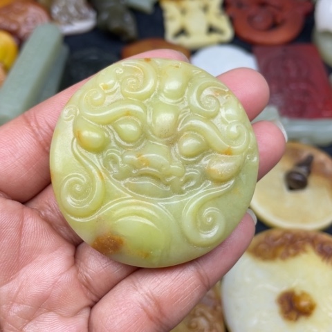 蛇纹石玉颈饰未镶嵌25