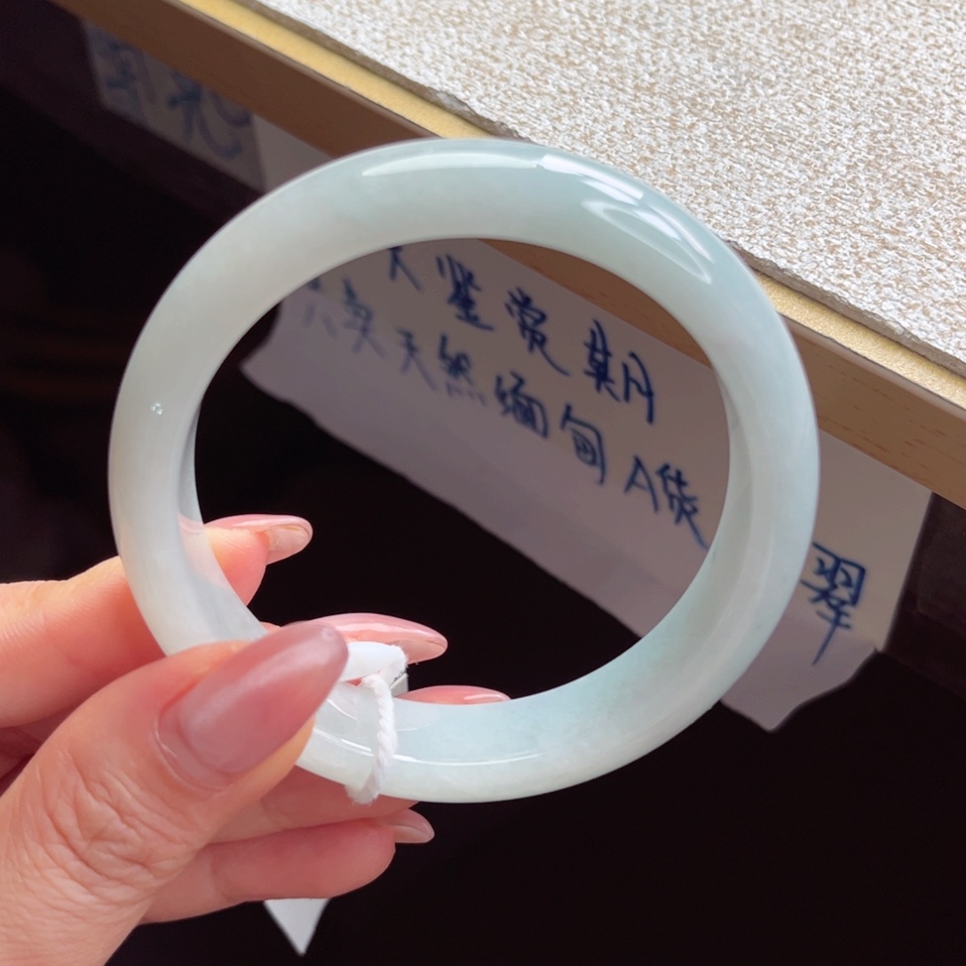 翡翠未镶嵌手镯手镯