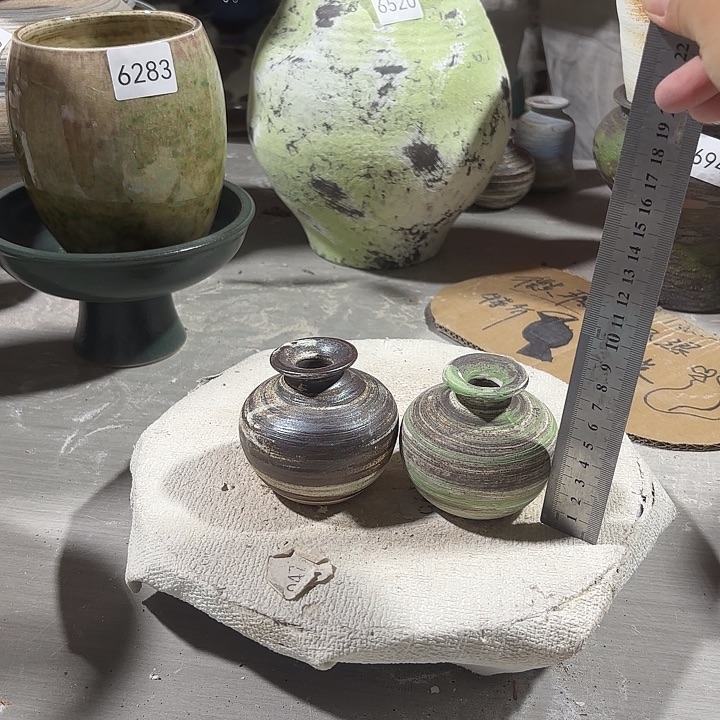 摆件高7，口2，无孔，6371