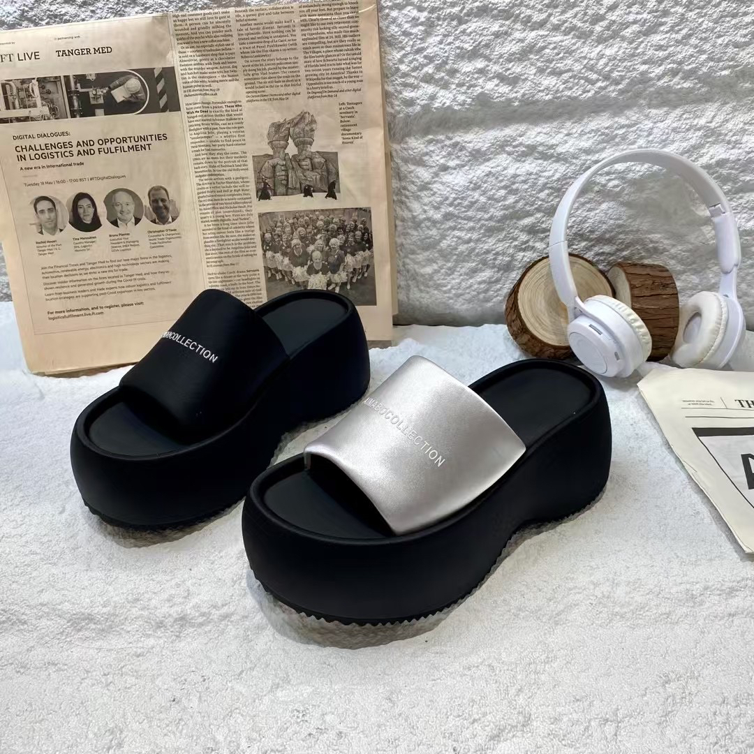 厚底一字带女凉拖外穿轻便舒适增高休闲坡跟松糕鞋