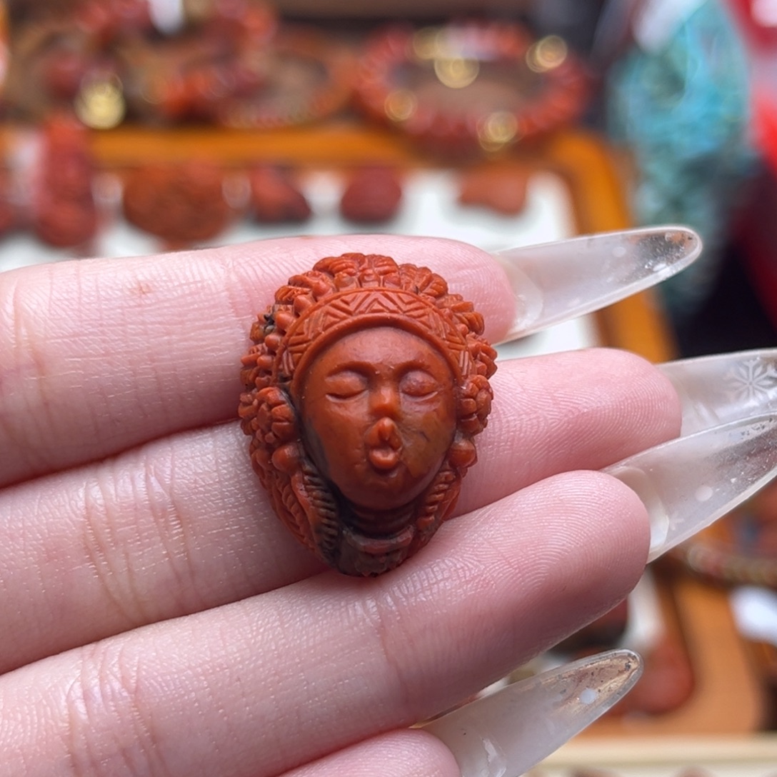 南红玛瑙未镶嵌7包浆印第安人嘟嘟嘴