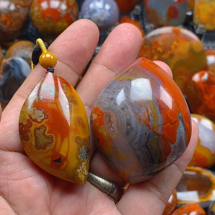 家***虎玛瑙/玉髓未镶嵌颈饰