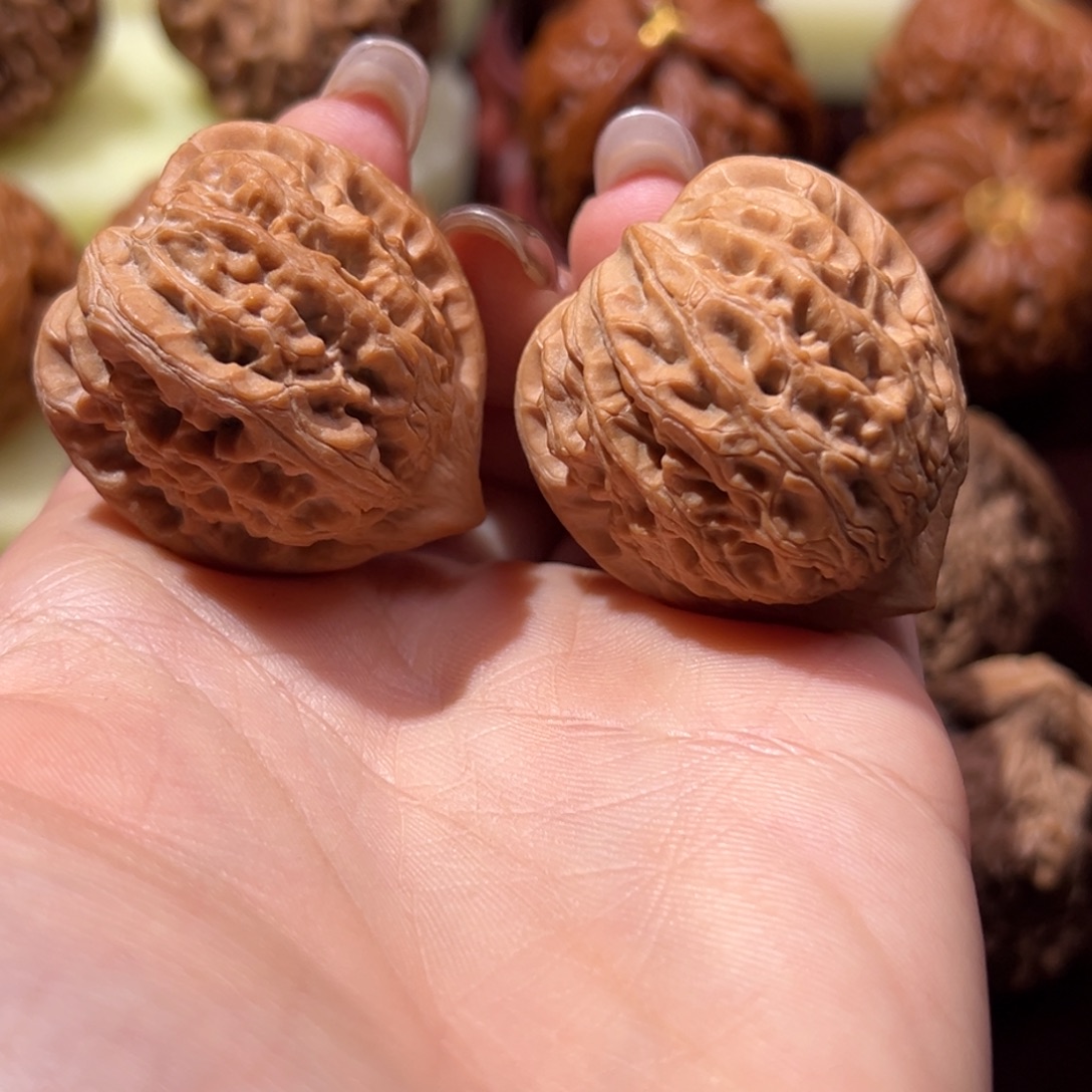 文玩核桃吊坠33平谷逗号