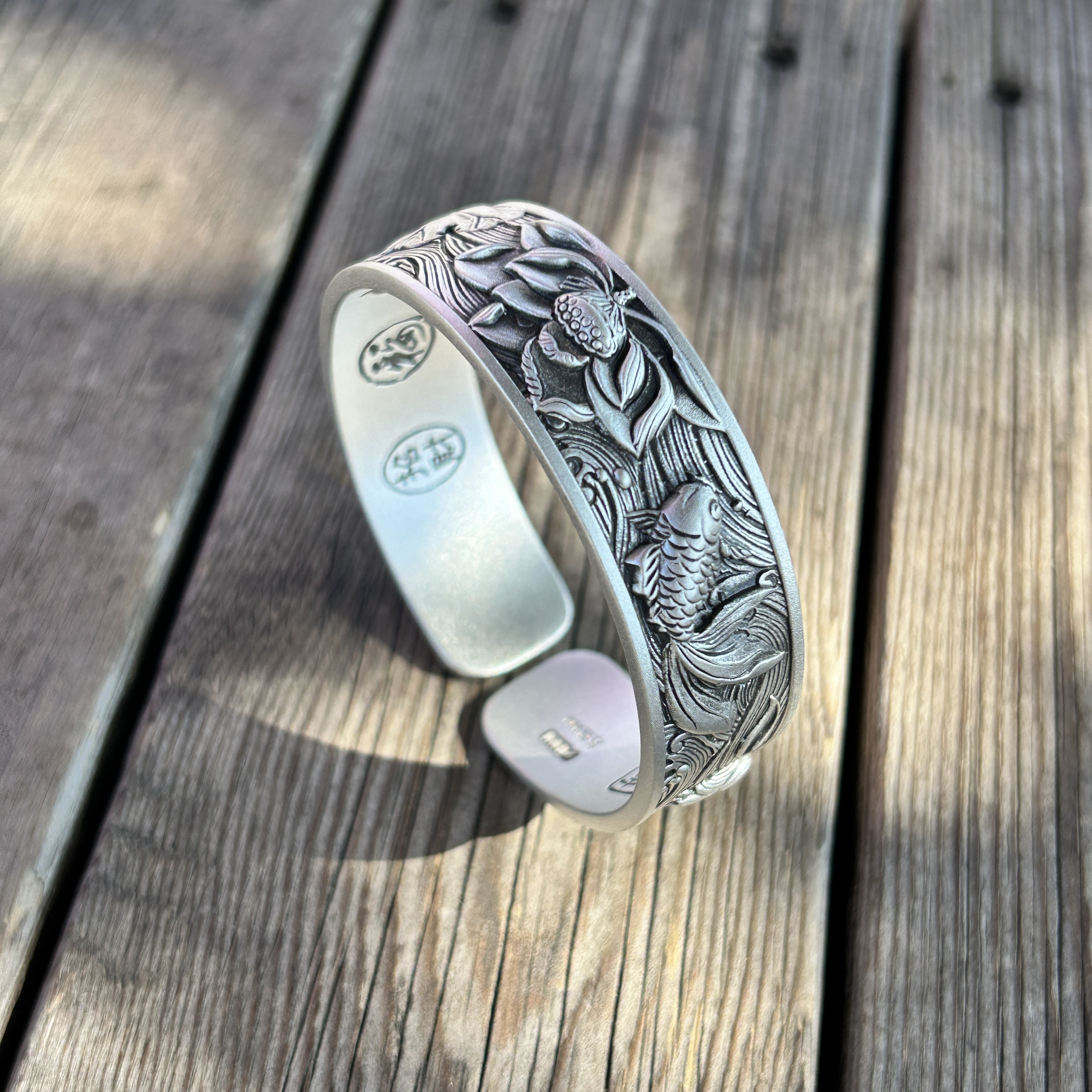 足银手镯 足银9999双鱼荷花鱼戏莲吉言哑光实心开口手镯复古雕刻