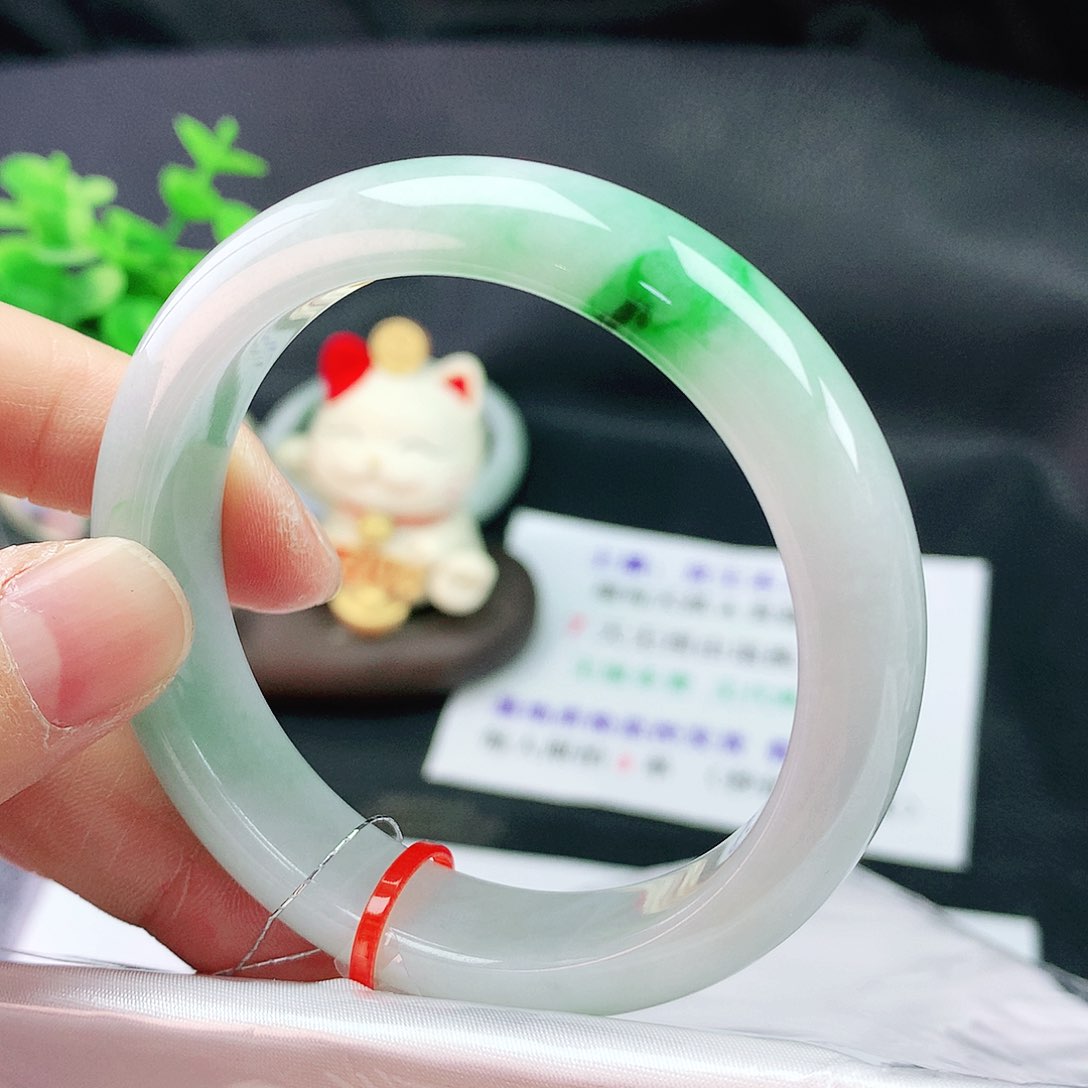 翡翠手镯未镶嵌53圈